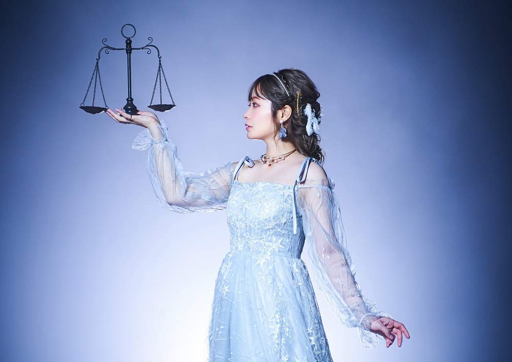 Emi Uema LIBRA