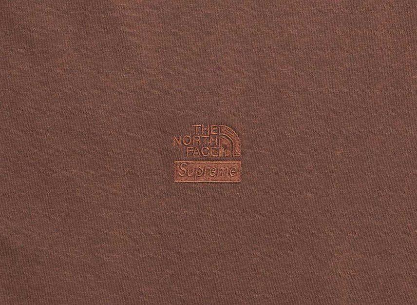 Supreme Maglia The North Face con Stampa Pigmentata a Manica Lunga Marrone