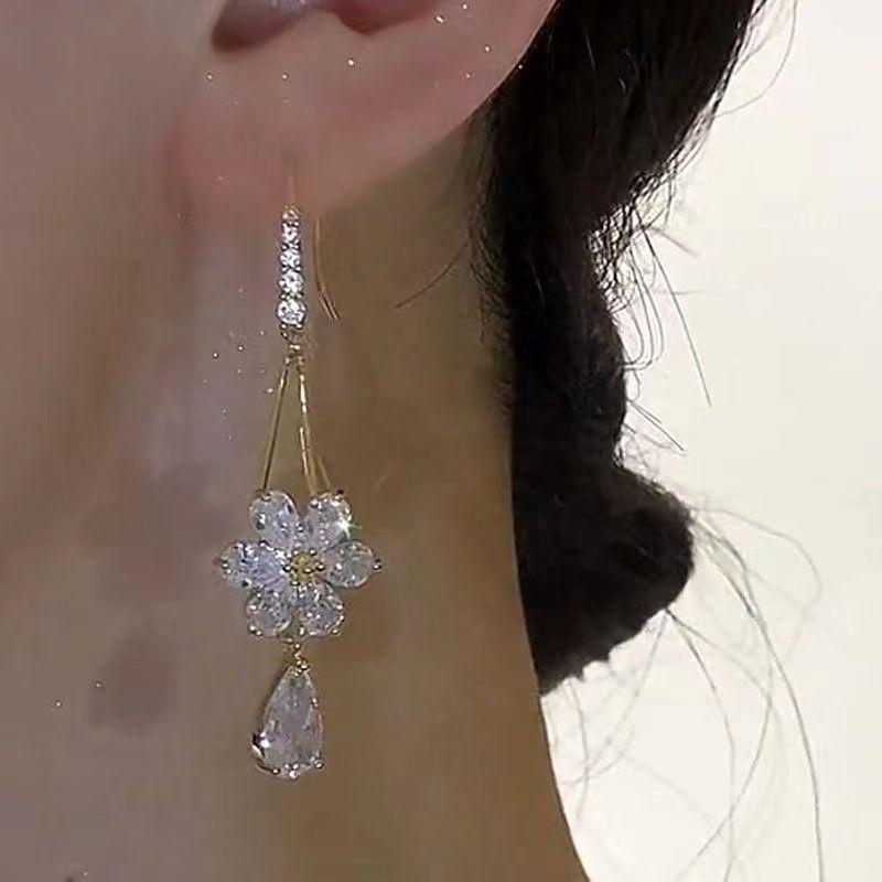 French Light Luxury Crystal Zircon Flower Drop Earrings For Women Elegant Pearl Rhinestone Tassel Earrings Wedding Jewelry Gifts