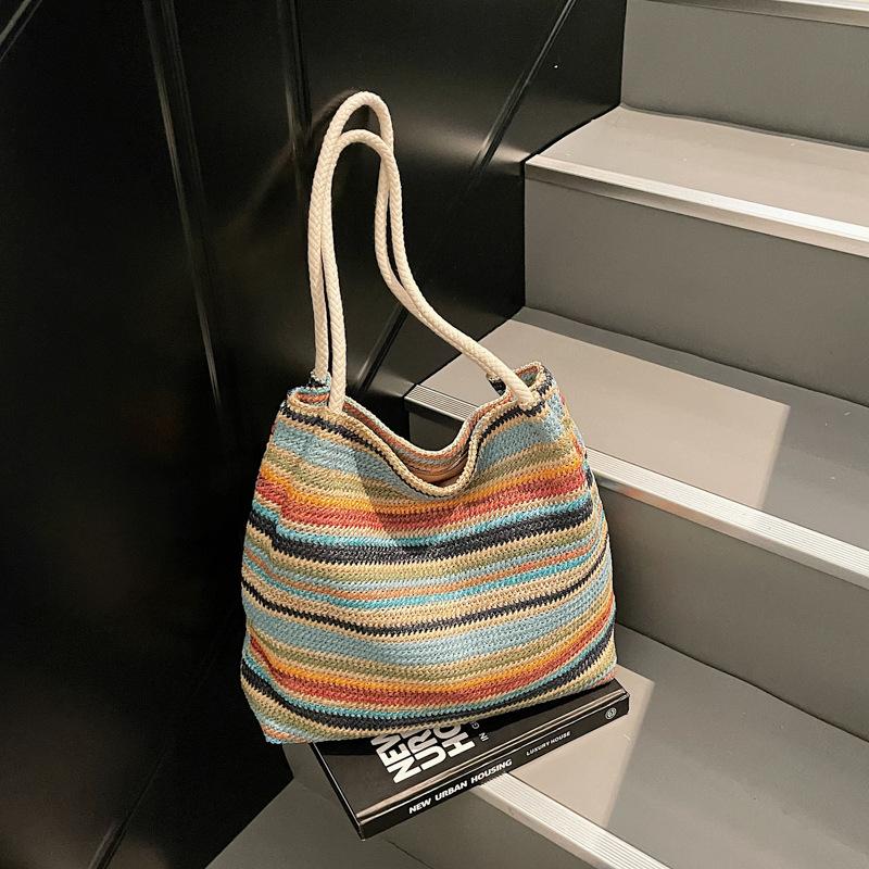 

Лето 2025 новая плетеная радужная сумка-тоут большой вместимости модный тренд пляжная сумка повседневная сумка через плечо разноцветный