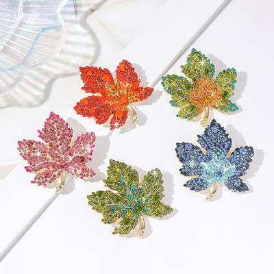 Women Brooch Rhinestone Maple Shape Collar Pin Anti-Oxidation Anti-Rust Party Evening Wear