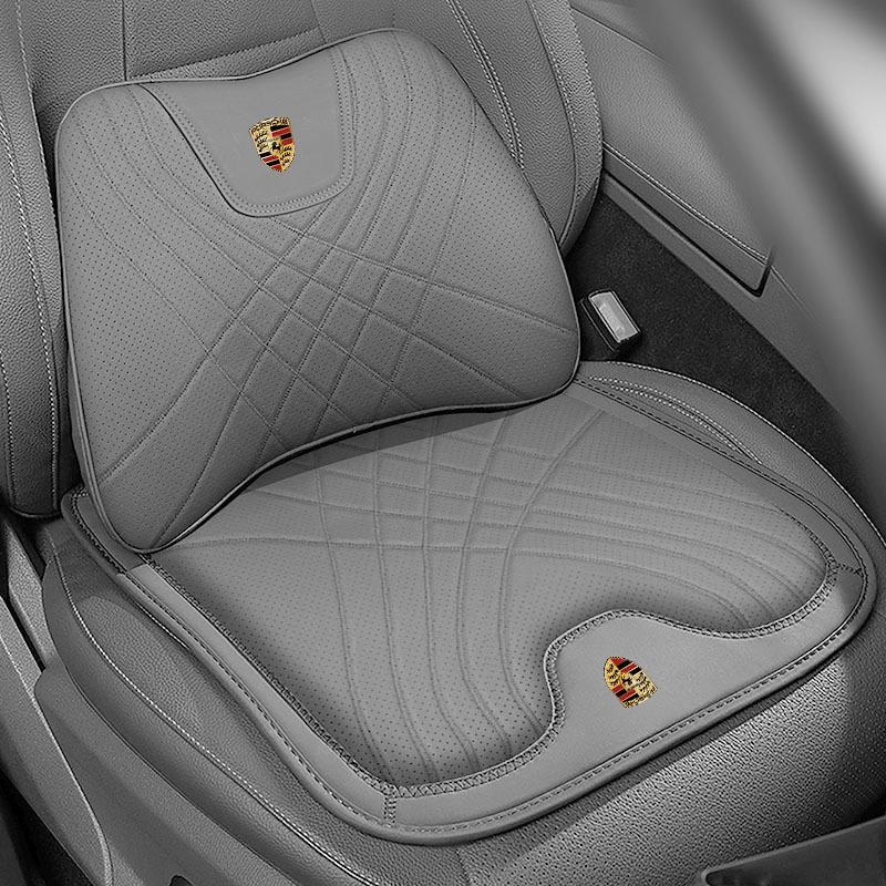 Porsche Jármű Komfort Készlet: Fejtámla, deréktámasz és ülőpárna a nyak és a hát kényelméért a Cayenne, Macan, Panamera, 718 és Taycan modellekben.
