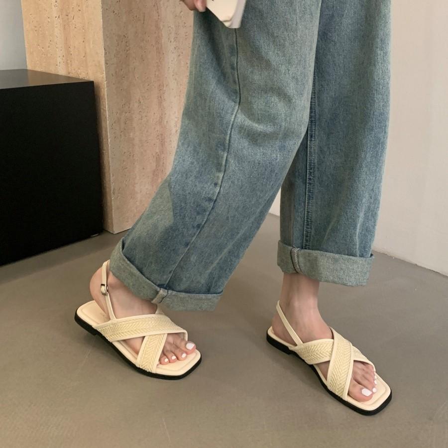 2025 new summer flat sandals outer wear women's shoes soft sole comfortable versatile beach retro Roman shoes