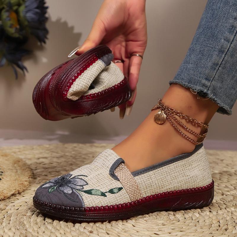 Women's Flat Shoes Autumn New Round Head Shallow Mouth Embroidery Slip-on Soft Sole Anti-slip Wear-resistant Cloth Shoes