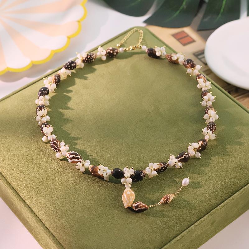 Natural Freshwater Pearl Conch Shell Pendant Necklace for Women Daily Wear Seashell Necklace Boho Beach Style Dainty Jewelry