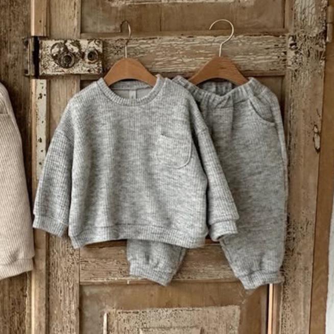 Unisex Korean-Style Casual Sports Set: Loose-Fit Long Sleeve & Pants with Pockets for Kids