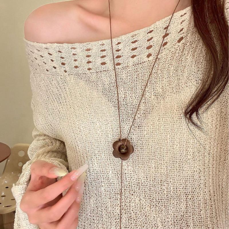 Medieval Flower Raft, Retro Literary Style Wooden Small Flower Beaded Long-necked Women's Pendant Accessory