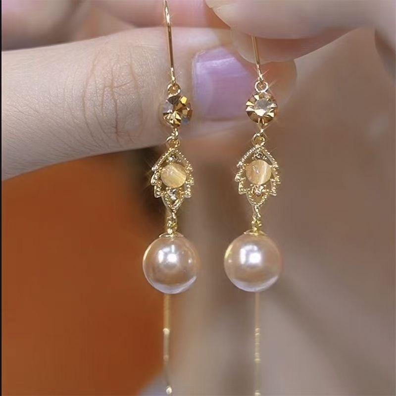 Niche elegant design leaf beads long fringed earrings femininity face thin earrings simple versatile earrings золотой
