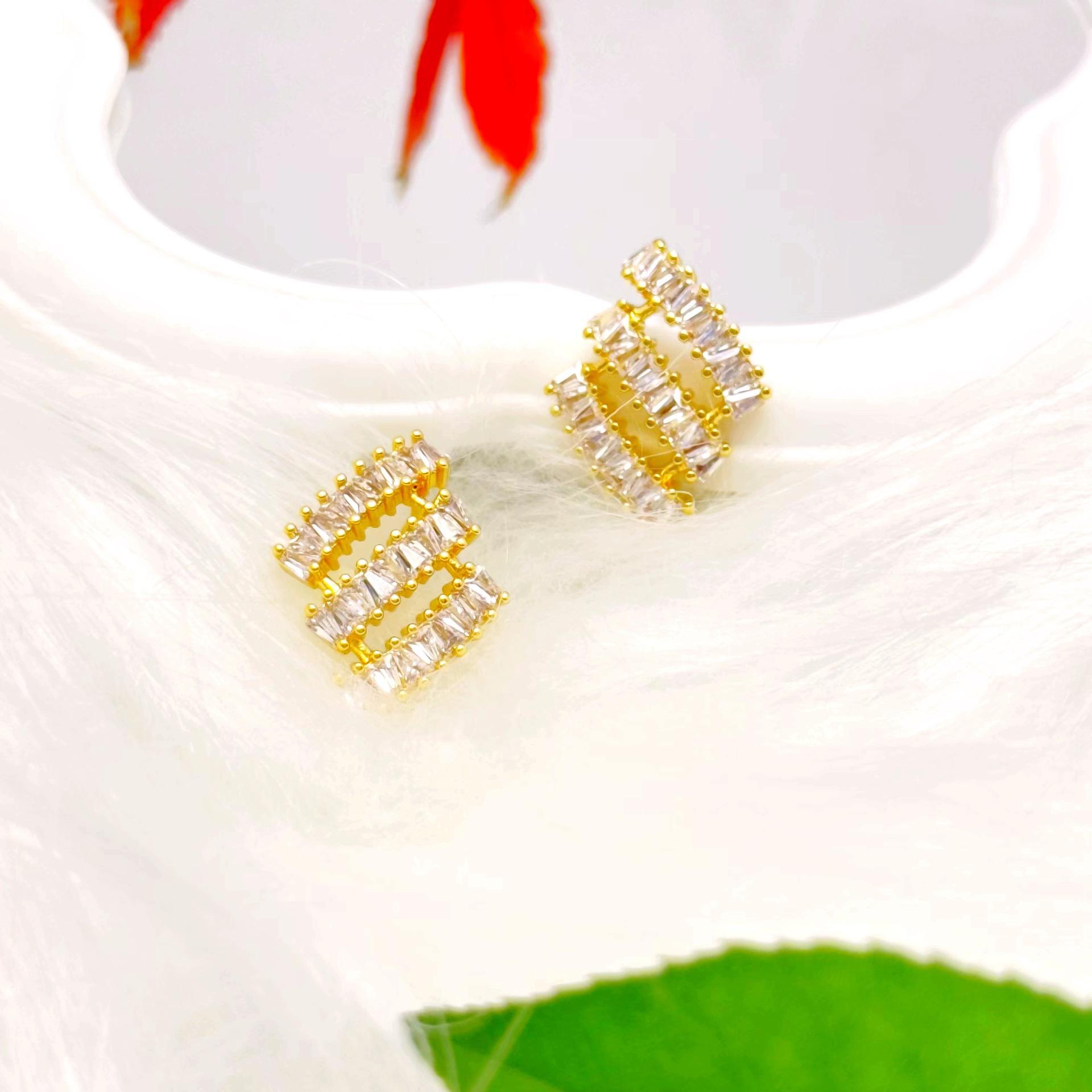 

Geometric Square Crystal Stud Earrings Trendy High Sense Light Luxury Simple Daily Earrings Women золотой