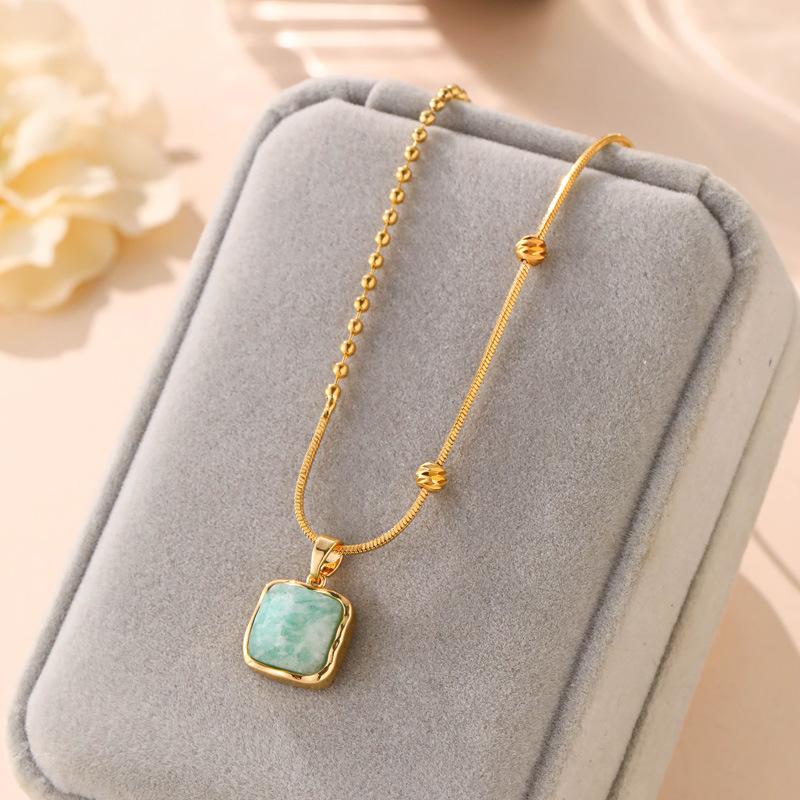 

Natural Blue Stone Necklace, Light Luxury Versatile Elegant Delicate Design, Minimalist Chic Fashion Collarbone Chain 18K