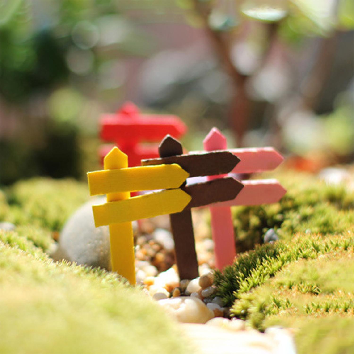 10pcs Miniature Wooden Fence Sign Wooden Mini Garden Colored Signpost Garden Decoration Micro Landscape Bonsai DIY Decoration