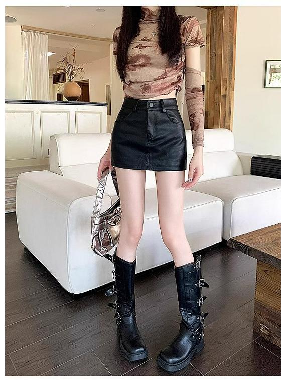 Women's Coffee-Colored PU Leather A-Line Mini Skirt, Petite, High-Waisted, Textured, Hip-Hugging, Autumn Style.