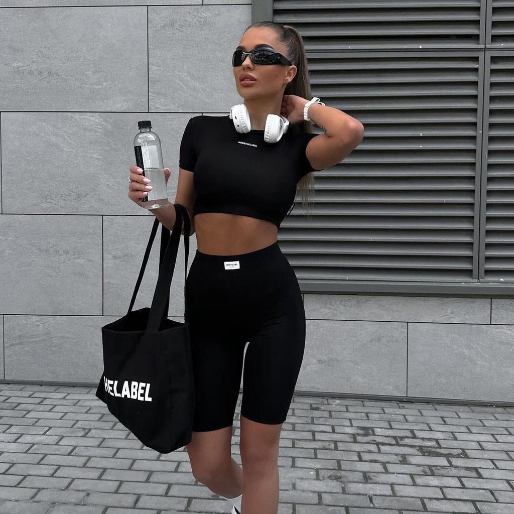 Set di abbigliamento sportivo da jogging più venduto: T-shirt a Maniche Corte Monocolore & Pantaloncini a Cinque Punti - Set Due Pezzi per Europa & America