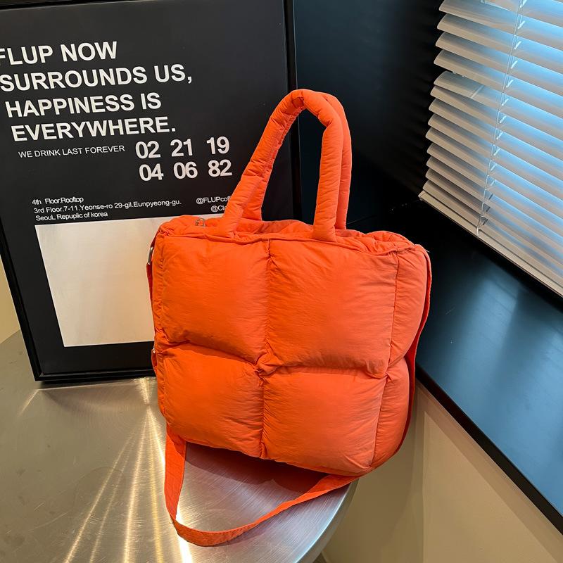 Fashion hand carry cotton clothes bag women's 2025 autumn and winter new trend shoulder bag lazy wind simple messenger bag