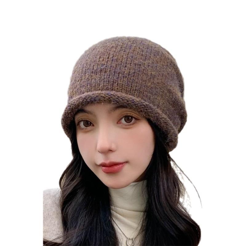 Simple solid color knitted hat for women, small face in autumn and winter, casual versatile wool hat, warm ear protection, stacked hat