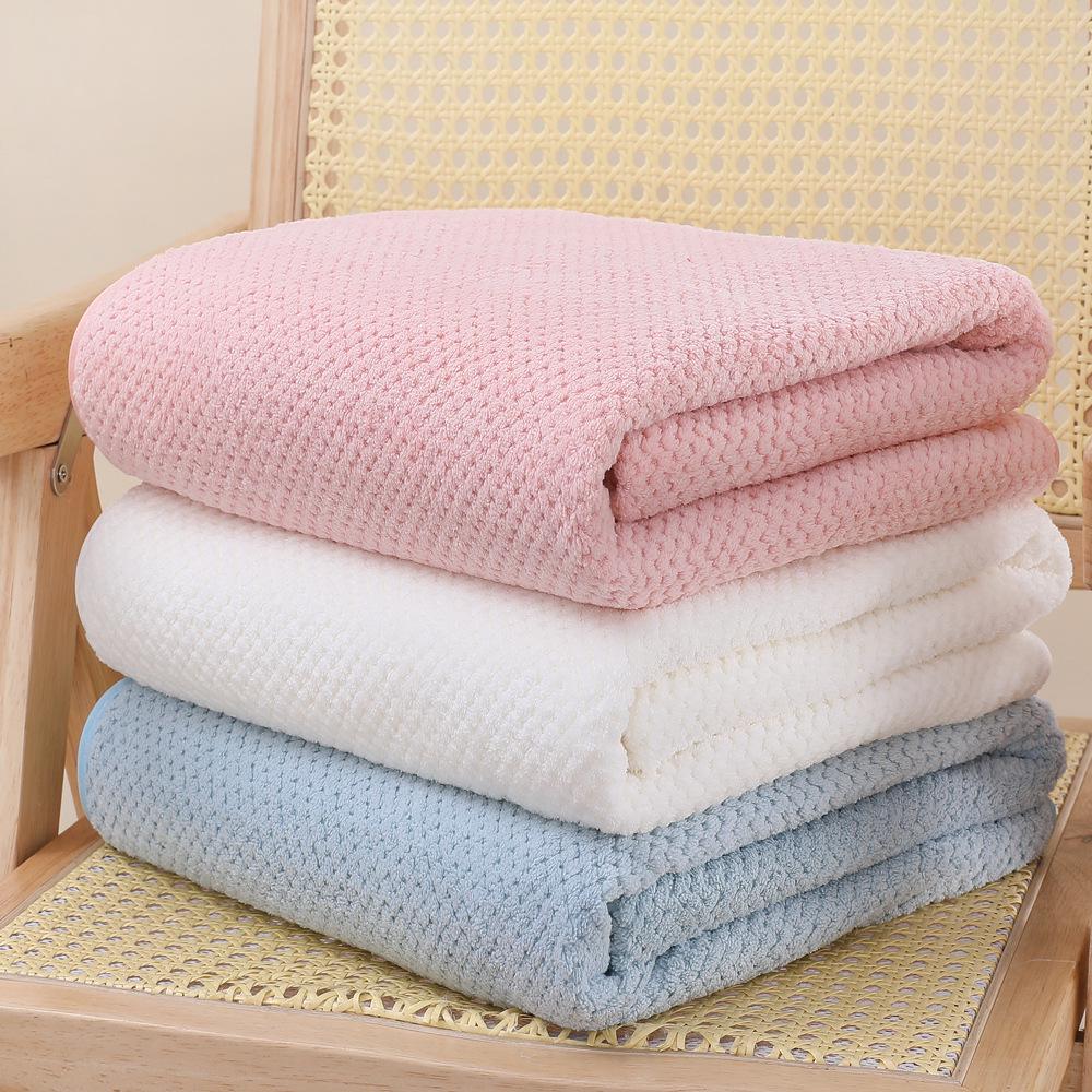 Coral Fleece Quick-Dry Large Bath Towel: Absorbent, Thickened Pineapple Grid Design for Beach, Swimming, or Beauty Salon.