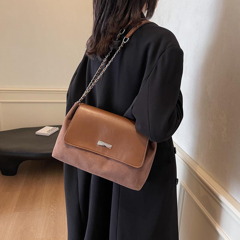 Retro fashion commuter chain underarm bag women's new autumn and summer simple large-capacity shoulder bag messenger bag