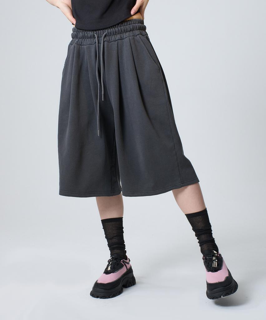 UNKNOWN PLANET Daily Wide Pigment Sweat Shorts Pants Charcoal