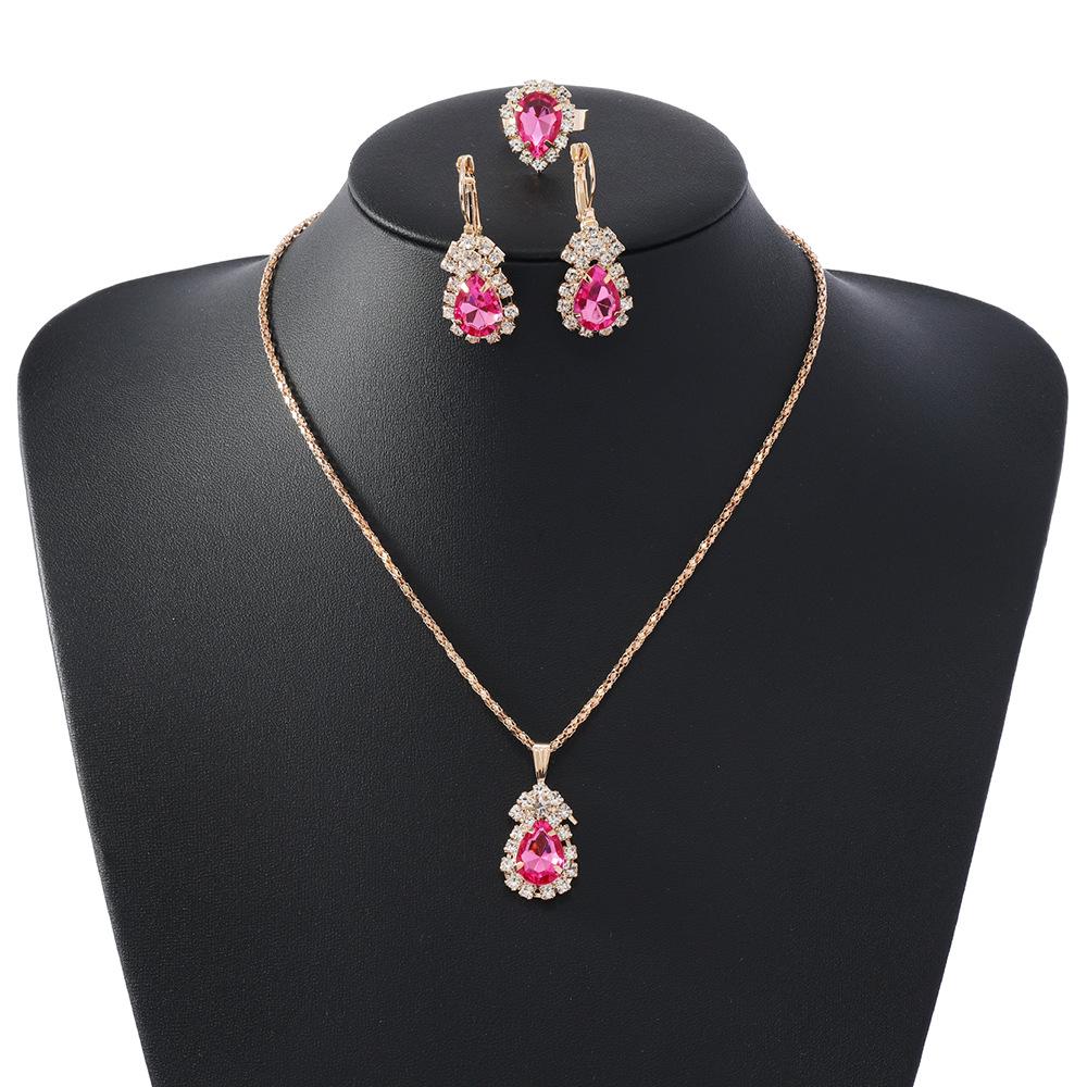 Europejski i Amerykański Zestaw Biżuterii w Kształcie Serca - Naszyjnik, Kolczyki i Pierścionek z Diamentową Zawieszką.