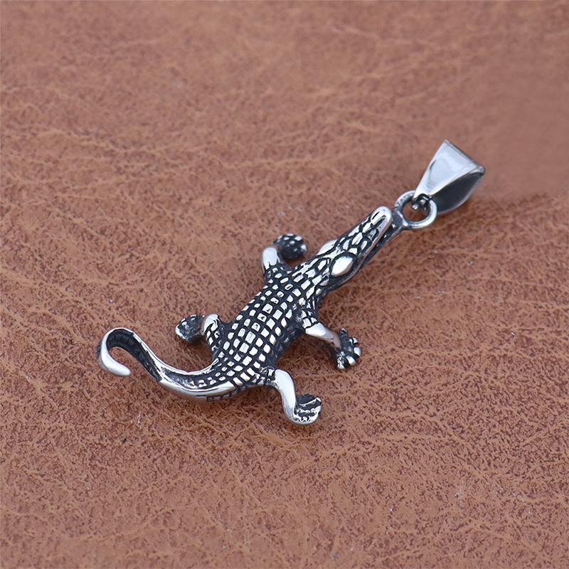 

Creative Small Size Crocodile Necklace for Men Women Popular Stainless Steel Animal Pendant Fashion Charm Jewelry Gift