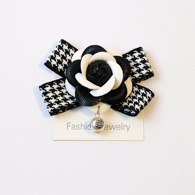 

Summer Korean-Style Headwear With A Black Checkered Bow, A Popular And Simple Leather Band Accessory