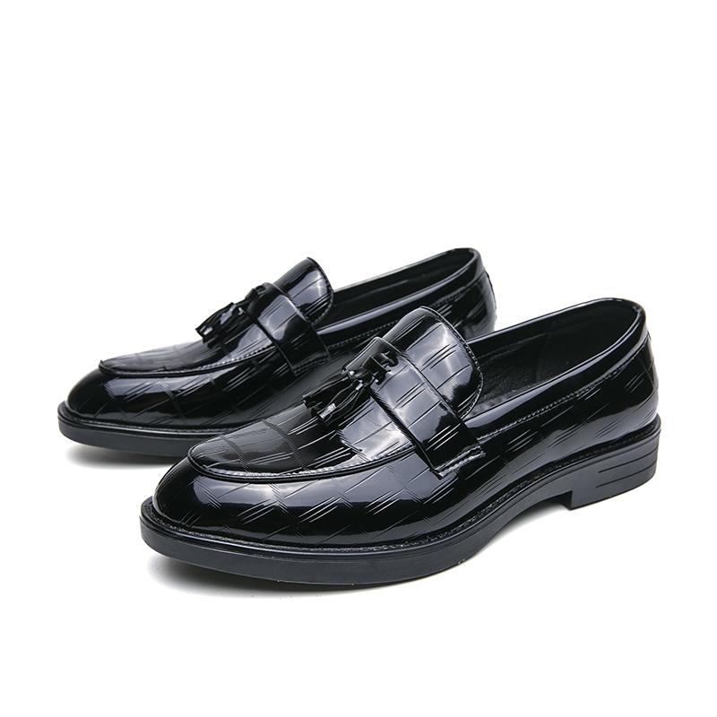 Luxury Brand Tassel Dress Shoes Men Shoes Green Loafers British Style Moccasin Thick Bottom Low Heel Wedding Shoes Model Shoes