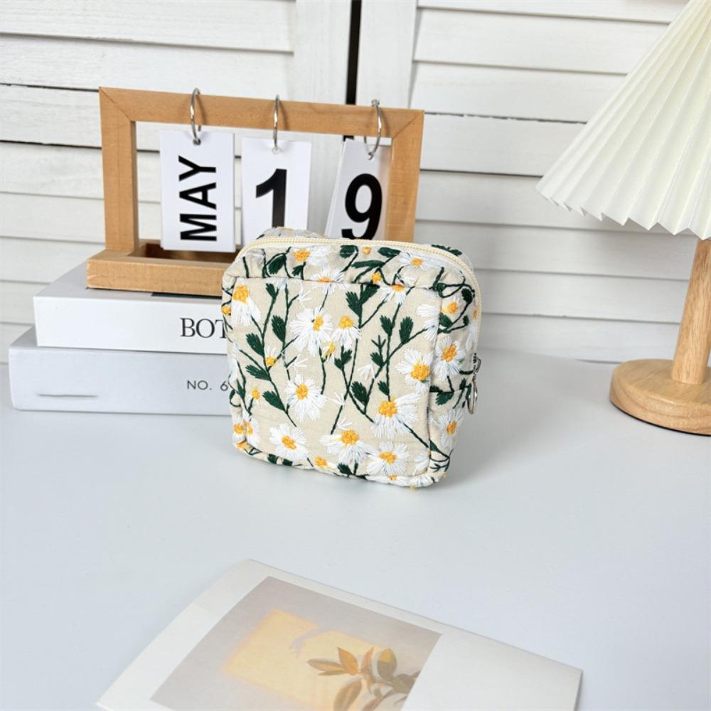 Dustproof Embroidered Cosmetic Bag Korean Style Pencil Case Sundries Organizer  Travel Beige Style A