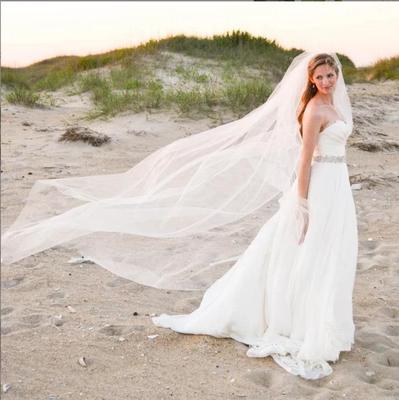Long Veil Headpiece with Large Flower and Comb for Photography - Elegant Wedding Dress Accessory with Big Train Veil, Stylish & Trending Design