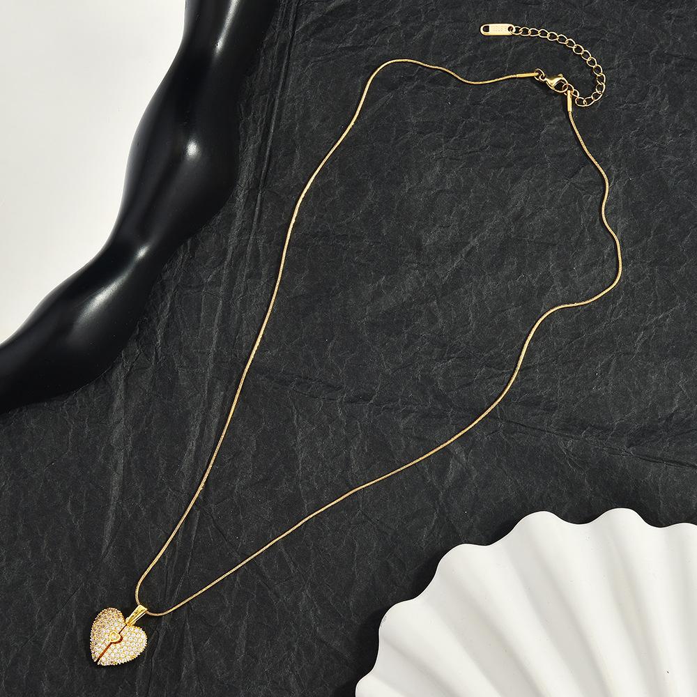 Open and Close Love Necklace for Women, Fashionable and Versatile Exquisite Accessories Gifts