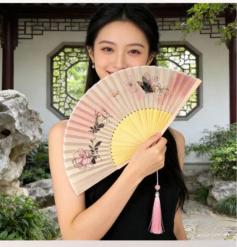 Tradycyjny Chiński Składany Wachlarz Bambusowy do Hanfu i Qipao