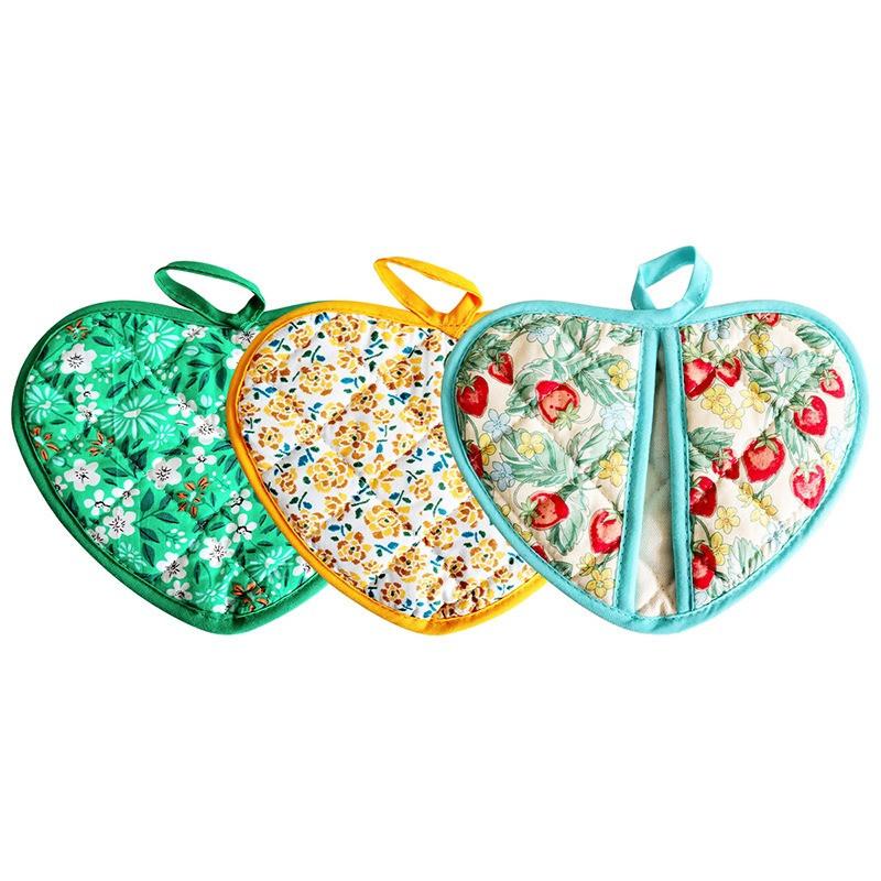 1Pc Fruit Flowers Printed Cotton Heart-shaped Insulation Pad Thickened Anti Scalding Oven Gloves Kitchen Baking Tool