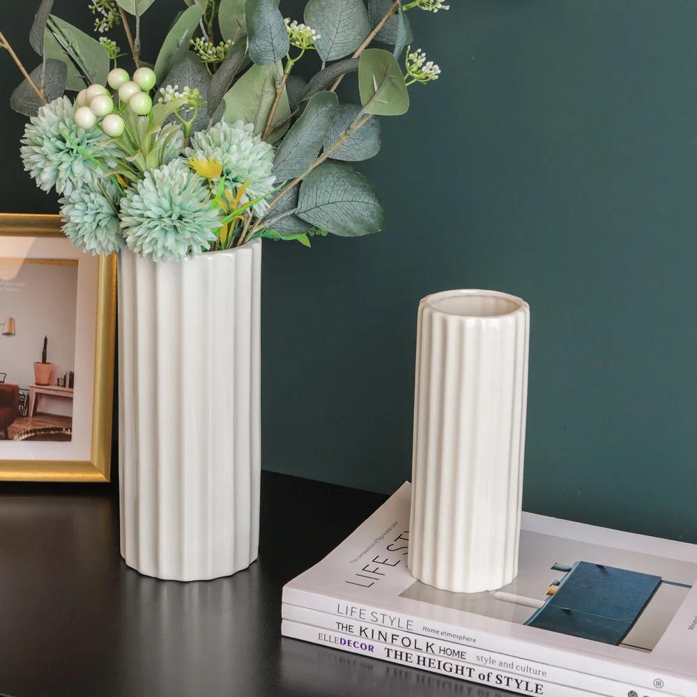 Home Decorative Ceramic Vertical Line Vase, Modern Glazed White Vases, Stylish Simple Stlye Vase For Fresh Or Artifical Flowers