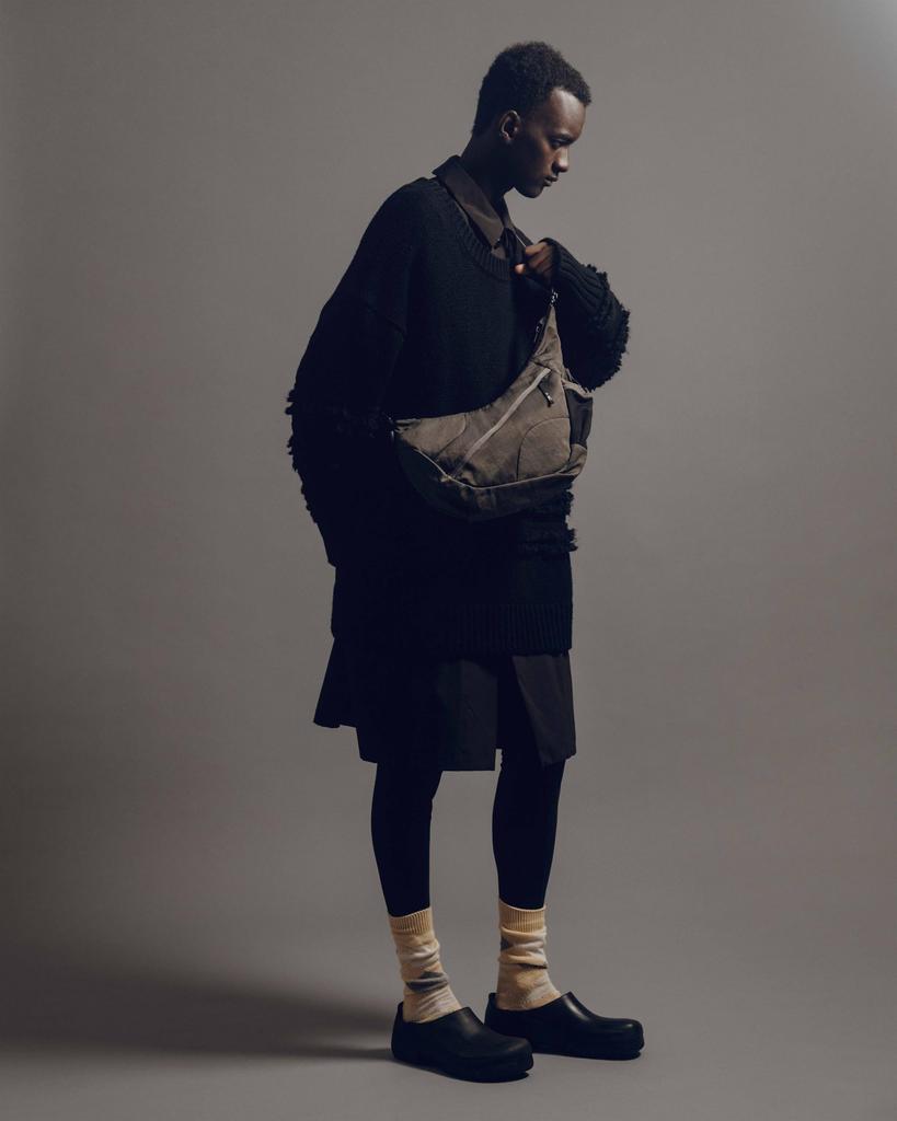 [FCE] TEXTURED TWILL HORN MINI SHOULDER BAGCharcoal