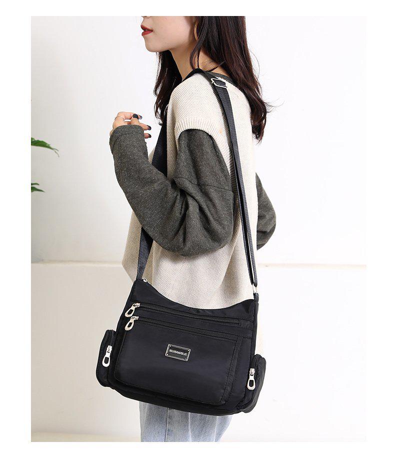 Sac bandoulière unique pour femme: Sac en Toile de Nylon Grande Capacité avec Multiples Compartiments pour Mères d'Âge Moyen et Âgées