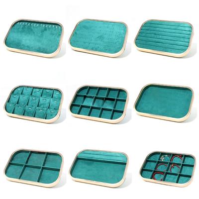 Schmuckherstellung – Verpackung & Präsentation von Schmuck