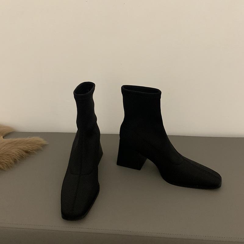 

Квадратная головка маленькие высокие каблуки осенние и зимние тонкие сапоги короткие сапоги на низком каблуке короткие сапоги на высоком каблуке зимние короткие сапоги ботинки Martin толстый каблук 35 чёрный