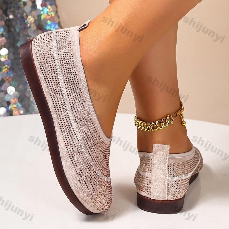 Women's Flats 2025 Summer New Round Toe Vintage Comfortable Slip On Casual Shoes Mesh Breathable Lightweight Sandals