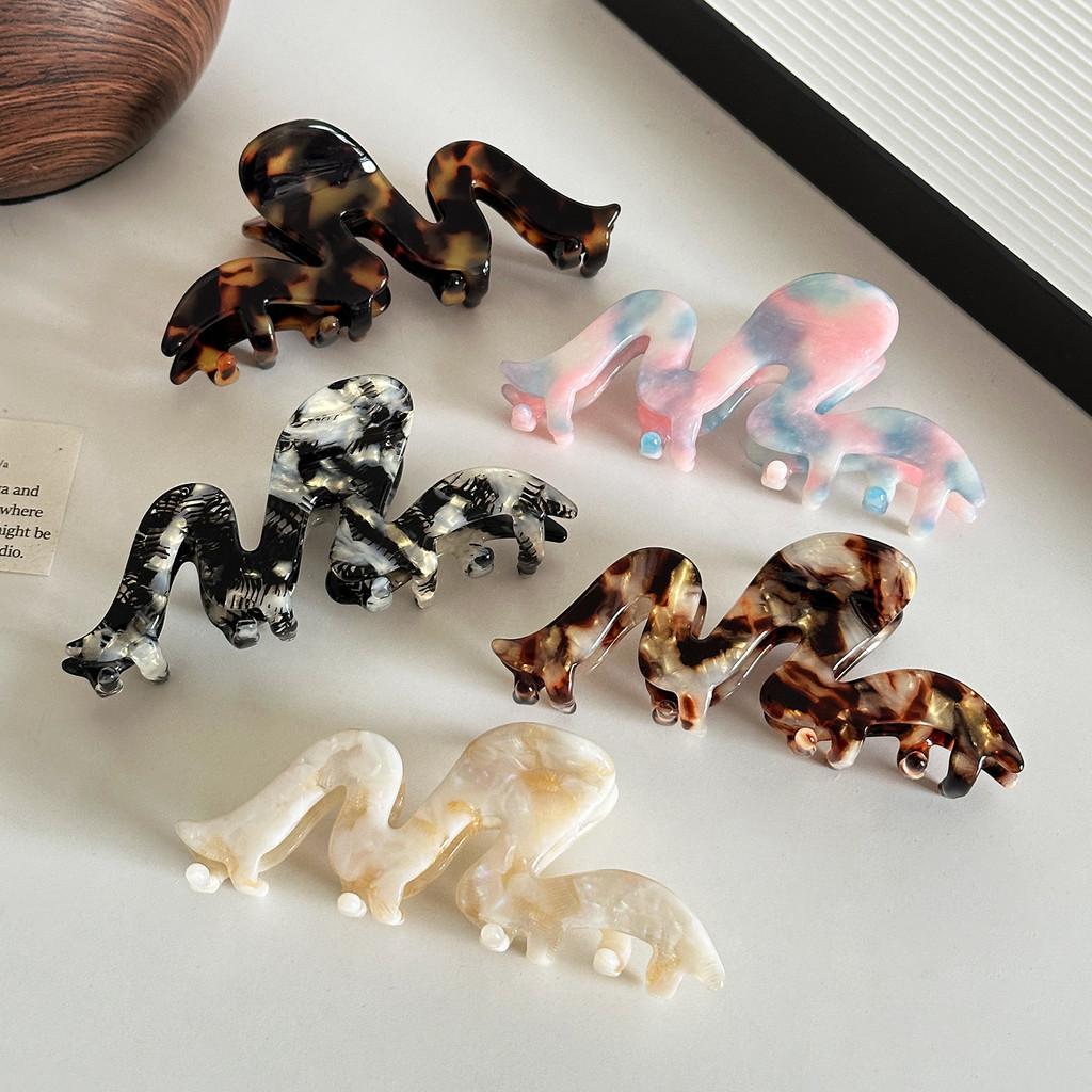 Elegant 3mm Acetate Wavy Hair Claw Clip For Stylish Updos And Ponytails