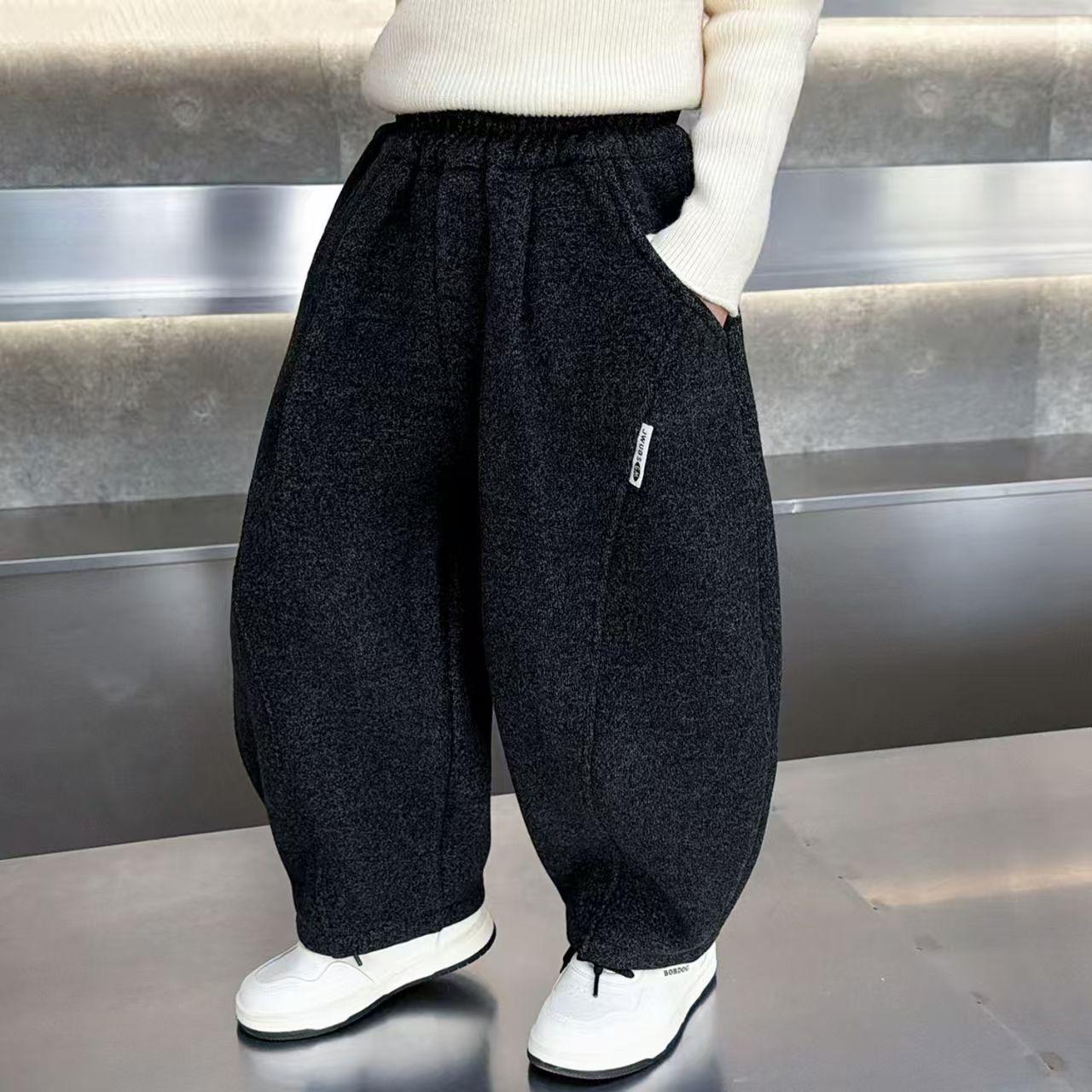 

Korean Style Boys Fleece-Lined Winter Sweatpants, New 2025 Curved Leg Design, Thick and Warm Baby Pants 150 cm черный серый