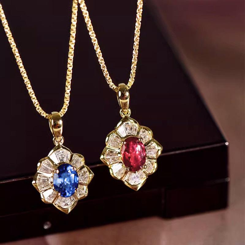 Inlaid Zircon Necklace Women, Geometric Begonia Pendant, Light Luxury Premium Neck Chain