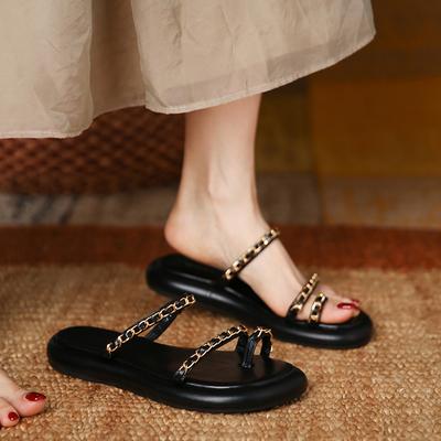 French Flat-bottomed Small Fragrant Wind Cover Toe Cool Slippers Women's New Summer Wear Soft-soled Beach Sandals In 2025