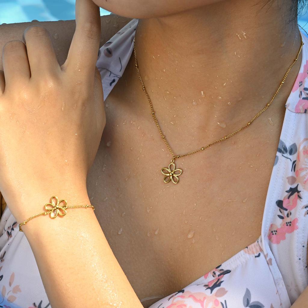 Fashion Flower Bracelet for Women,Gold Plated Stainless Steel Chain Bracelets,Set Charms Jewelry Accessories Gift