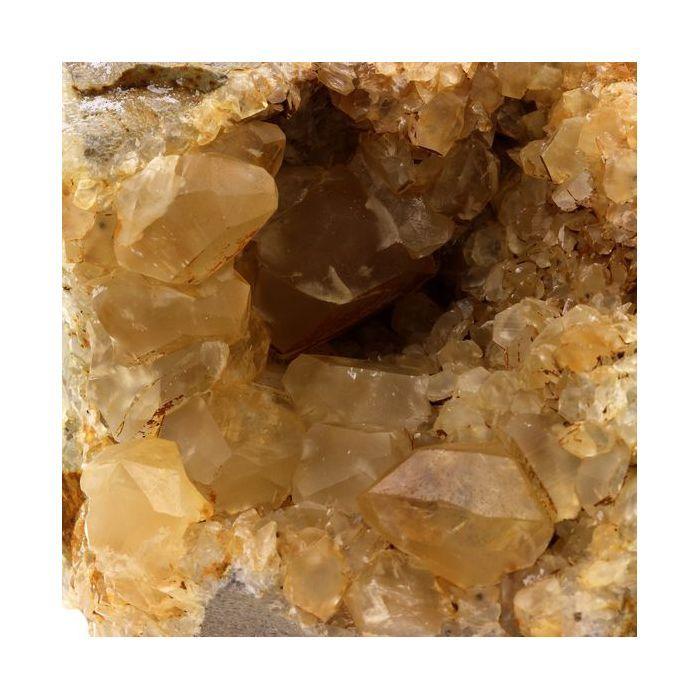 Pierres et Minéraux. Calcite. 5576.0 ct. La Sambre Quarry, Landelies, Belgique.