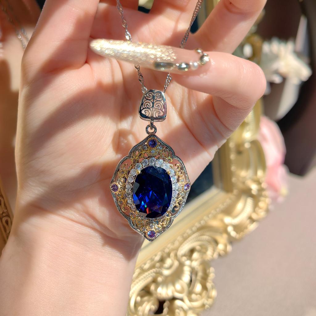 2026 Court Style Two-color Gold Hollow Craft Inlaid Pink Diamond Pendant Royal Blue Stud Earrings Colored Treasure Ring Set