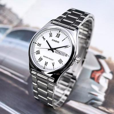 Herrenuhr mit Metallarmband MTP-V006D-7B