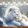 VIKAMA Moderne Kunst Weißer Löwe Blaue Augen Schneelandschaft Winter Wandteppich für Wohnzimmer und Schlafzimmer Wanddekoration Wandteppich
