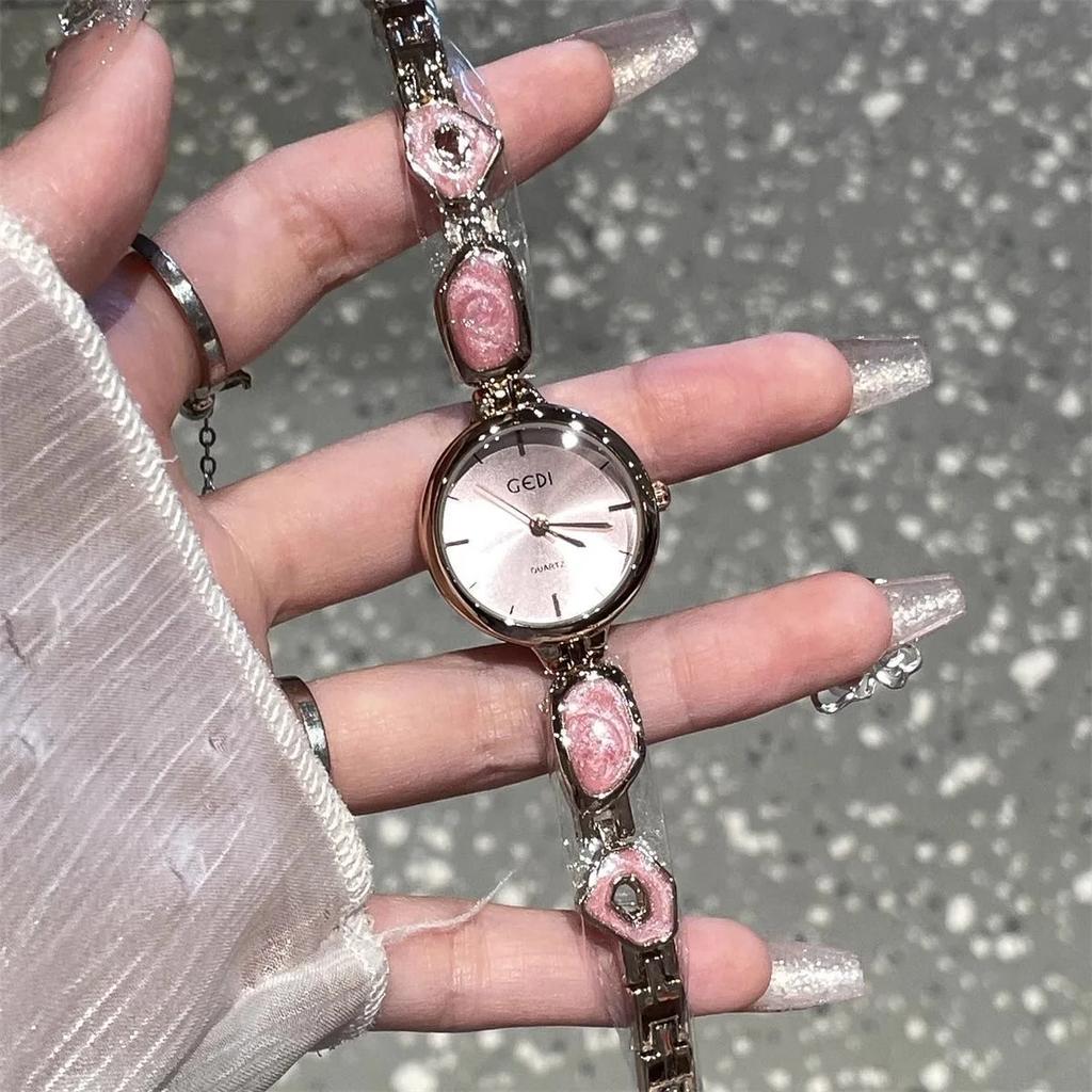 Versatile Fashionable Women Watch Women Hand Style Women Light Luxury Niche Small Exquisite Simple High End Regular Quartz Watch