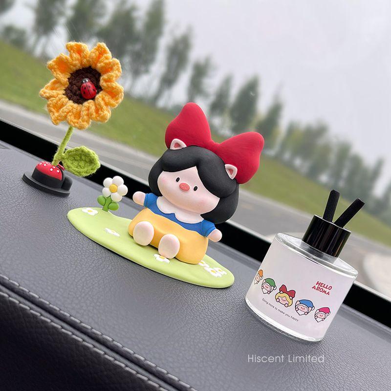 

2023 New Model Pig Princess Car Fragrance Diffuser Car Interior Decoration Ornament Car Dashboard Decoration Cute Aroma Stone Sipu tune
