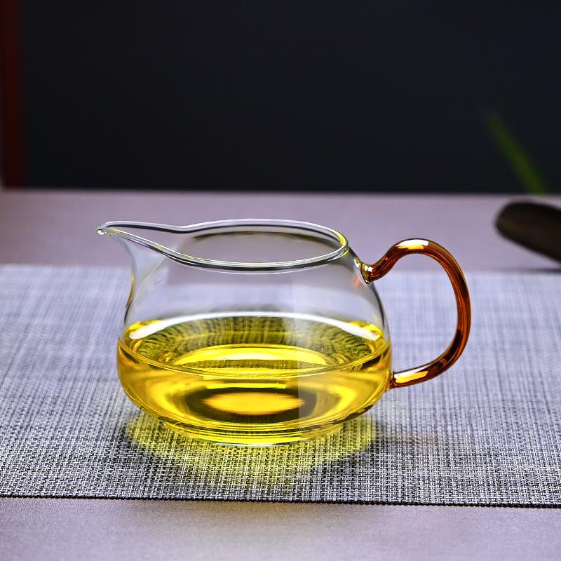 Side-Handle Borosilicate Glass Tea Separator - Heat-Resistant Gong Dao Bei for Kung Fu Tea Ceremony
