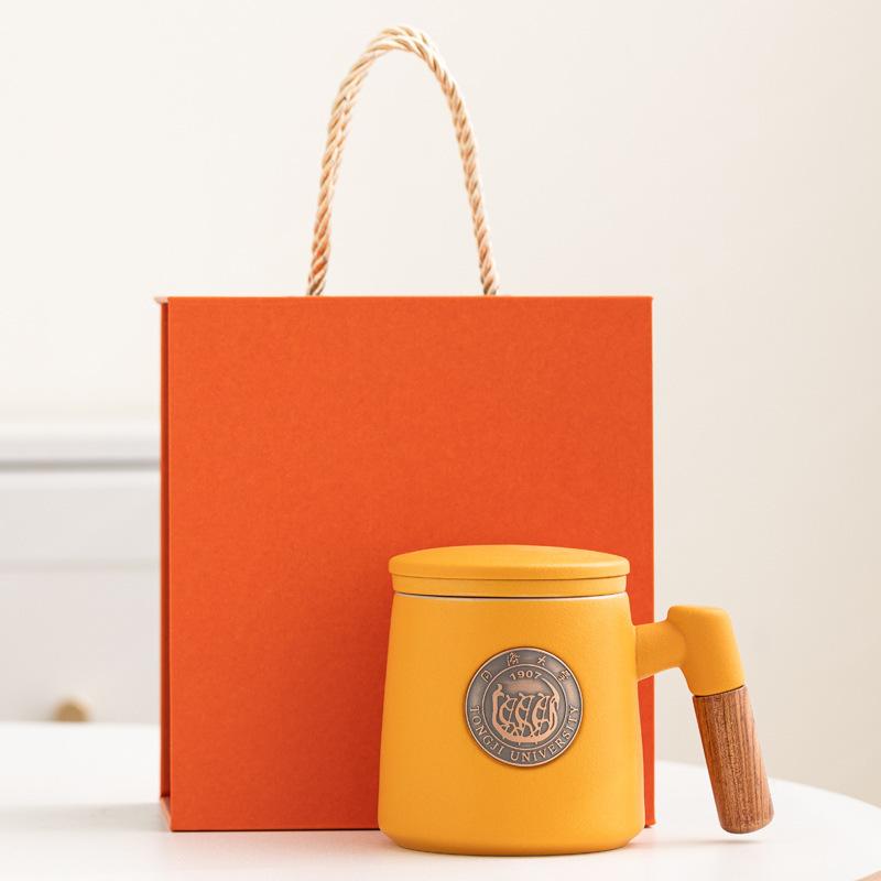 Berühmte Schule Keramiktasse Filtertasse, Metall Bronzeplatte Reliefbecher, Wasserbecher mit Deckel Geschenkbox